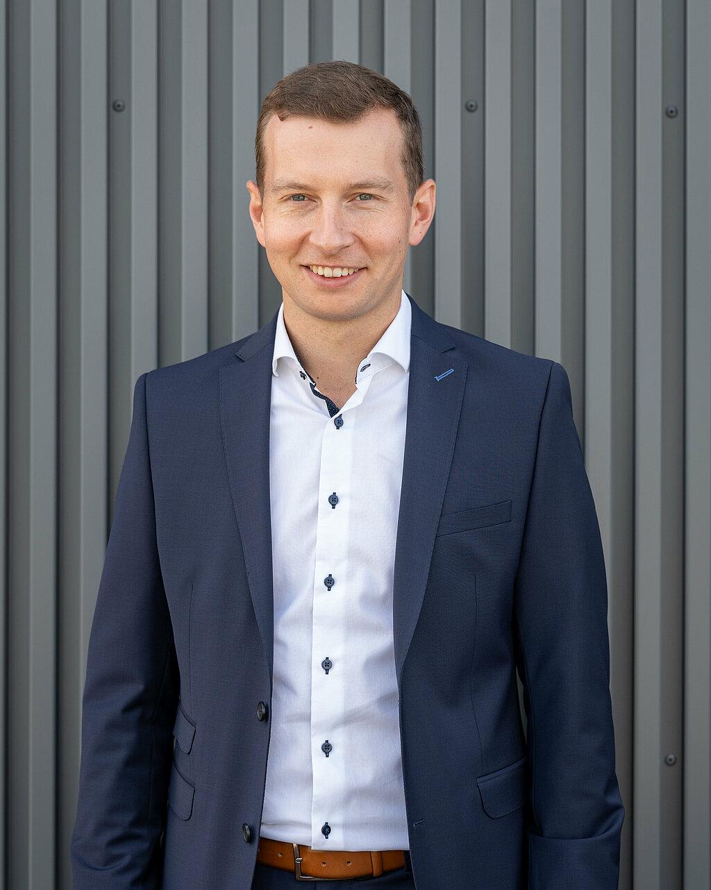 HirschmannAutomotive_Contact_Angelo_Holzknecht_1.jpg HirschmannAutomotive_Contact_Angelo_Holzknecht_1.jpg