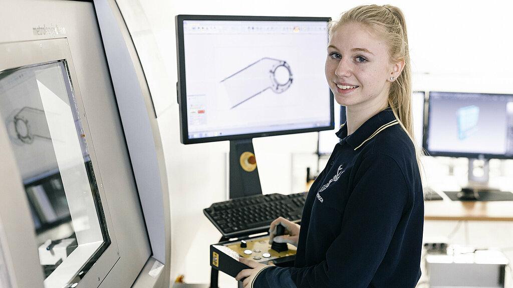HirschmannAutomotive_Appreticeships_Production-Measurement-Technology_7.jpg